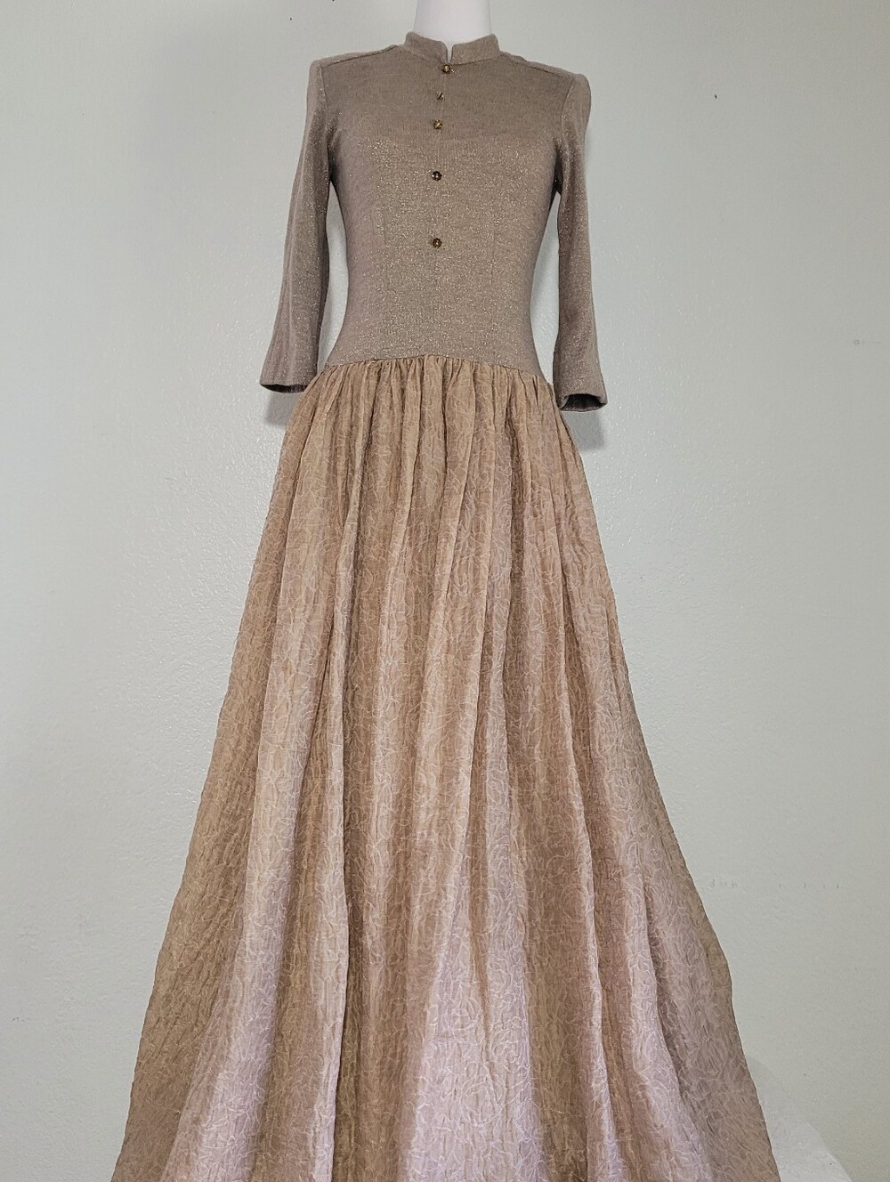 Vintage Yvory Metallic Maxi Dress Long Sleeves with Fitted Bodice Cocktail Gown